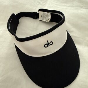 ALO Yoga Black and White Sport Visor